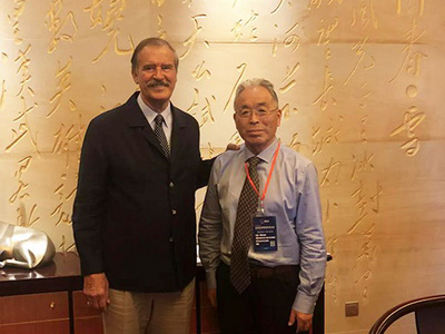 墨西哥前总统比森特亲切会见肤康·皮肤总院长吕忠生一行